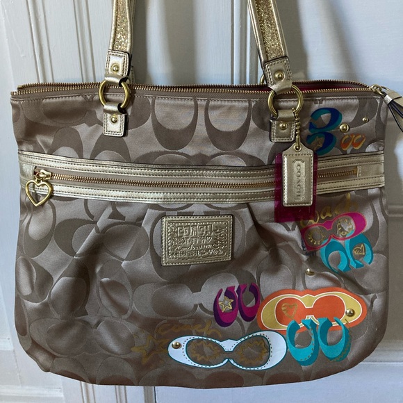 Beautiful Coach poppy appliqué shoulder bag rare limited-edition - Picture 1 of 7